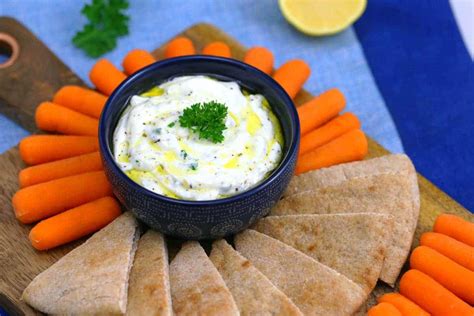 Healthy Labneh Dip & How to Make Labneh Yogurt …