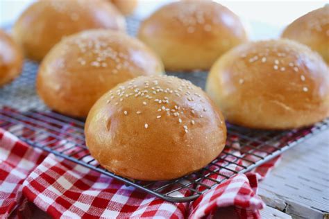 Healthy hamburger buns. Cream cheese – Softened and full fat. Eggs – Two eggs will be used in the dough and the other will be whisked and brushed on top of the buns, to create a shiny brown crust! Almond flour – You must use blanched almond flour, not almond meal. Baking powder – Gives the buns a little stability and structure. 