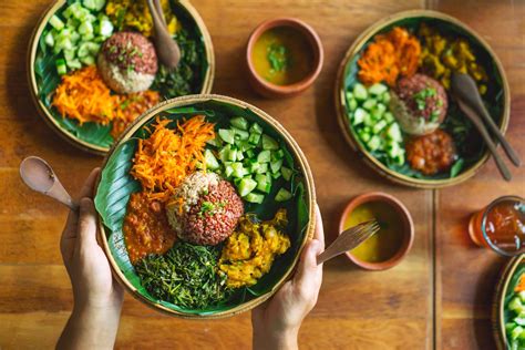 Healthy indian dishes. By Heath Goldman. •. Published Dec 24, 2018. Have you heard? Healthy Indian-inspired recipes—from tandoori chicken with cauliflower rice to kitchari cleanses—are everywhere right now. … 