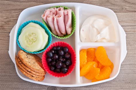 Healthy lunch ideas for kindergartners. Picky Eater Lunch Idea #1: Cheese, meat, and crackers. Quarter your sliced cheese and deli meat or use pre-cut pepperoni and cheese sticks. Also serve or pack with crackers that they can make their own sandwiches on. Add some pickles and diced watermelon on the side. 