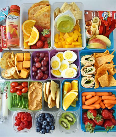 Healthy lunches for kindergarteners. Apples, thinly sliced into matchsticks or very, very thin slices. Baked Apple Slices. Bananas. Berries (blueberries, strawberries, raspberries, blackberries) Citrus such as clementines, oranges, or mandarines, sliced. Grapes, sliced in half vertically. Fruit Cups: homemade or from the store in 100% juice. 