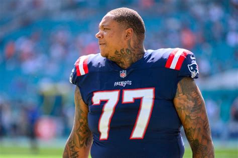 Healthy-scratch Trent Brown has caused Patriots issues for weeks