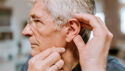 Hearing Vision Problems Linked to Fraud Susceptibility