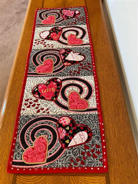 Heart Runner - Etsy