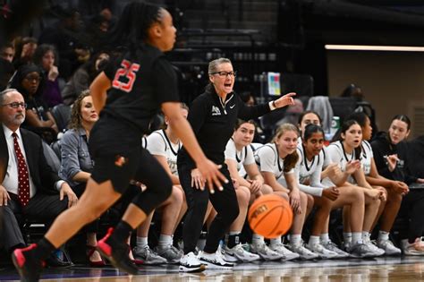 Heartbreaker: Mitty girls fall at the buzzer as Etiwanda captures Open state title