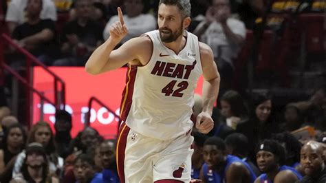 Heat waste almost all of 19-point lead, scramble to hold off Pistons 103-102