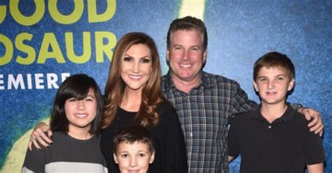 Heather McDonald shares what led to her fainting and fracturing her skull while on stage. Heather McDonald Opens Up About Onstage Faint That Resulted in Skull Fracture | Heather McDonald shares what led to her fainting and fracturing her skull while on stage. | By Entertainment Tonight | I I want to say thank you for sitting down with us ...
