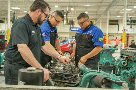 Heavy Engine Technician Job Detroit Michigan USA,Automotive