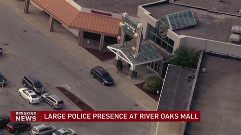 Heavy police presence at River Oaks Shopping Center after pursuit