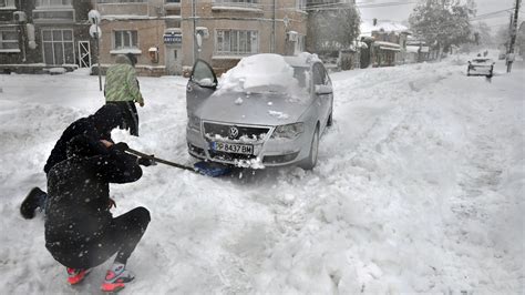 Heavy snowfall in Romania, Bulgaria, and Moldova leaves 1 person dead and many without electricity