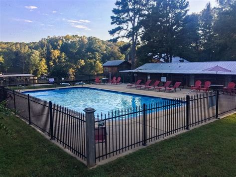 Heber springs resorts. Heber Springs Resort offers 31 rooms and 6 suites in the main building. All rooms are newly-renovated, featuring modern decor and amenities. Outdoor activities for tons of … 