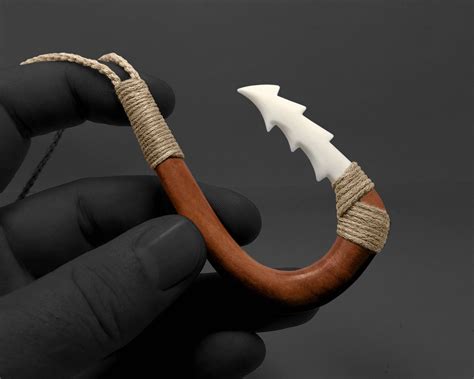 Hei Matau (Fish Hook) – Tuwharetoa Bone