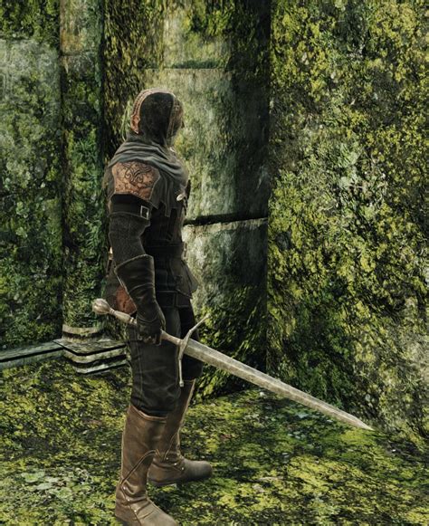 Heide Spear is a weapon in Dark Souls 2. A spear originating in Heide. A special alloy makes it very durable. The composition of the alloy of these spears remains a mystery, but in Drangleic the attempt to imitate it resulted in the similar bradden steel. Acquired From. Drops from the spear-wielding Heide Knights in the Lost Bastille. 