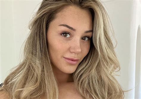 Heidi Grey Pee Onlyfans Leak