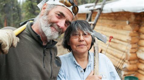 Dec 7, 2023 · One of the most popular couples on the show is Heimo and Edna Korth. Heimo and Edna have been married for over 40 years and have been living in the Arctic National Wildlife Refuge since the 1980s. They are the last family to remain in the refuge and have become a symbol of resilience and determination. . 