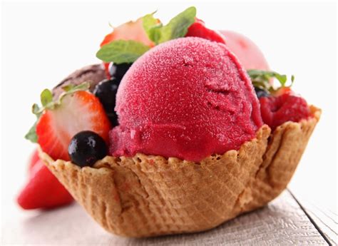 Helados. Aug 12, 2020 · Learn about the history, variety and flavors of Mexican frozen treats, from homemade ice cream and sorbets to fruit-based paletas and chocolate-flavored helados. Discover how to make your own ice cream, … 