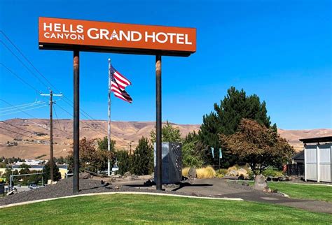 Hells canyon grand hotel. View deals for Hell Canyon Grand Hotel, Ascend Hotel Collection, including fully refundable rates with free cancellation. Business guests enjoy the free breakfast. Clearwater Canyon Cellars is minutes away. WiFi, parking, and an airport shuttle are free at this hotel. 