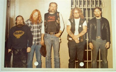 Oct 14, 1994 · Club and the Outlaws Motorcycle Club played out Wednesday in Rockford, Ill. The president of the Rockford chapter of the Hell's Henchmen Motorcycle People are also reading… . 