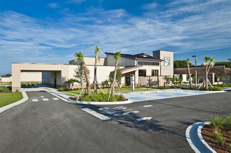 Hendry regional medical center. Hendry Regional Medical Center is a Critical Access Hospital offering general medical and surgical hospital in Clewiston, FL, with 25 beds. Survey data for the latest year available shows that more than 12,000 patients visited the hospital's emergenc... 