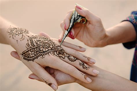 Henna salon. Henna Centre. We understand the needs of the modern and traditional women alike and provide them with the best henna art in Abu Dhabi that not only makes their hands and feet more beautiful, but makes them ever so more appealing. Bridal Henna. Henna is a big part of a bride’s beauty preparation. So, we make sure that you get the absolute best ... 