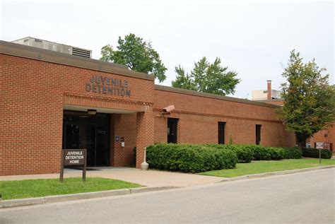 Henrico county juvenile detention center. Petitions for custody, visitation, support, services and supervision, and delinquency are generally taken on a walk-in basis Monday through Thursday from 8 a.m.-2 p.m. and on Friday from 8 a.m. to noon. Please call our main number, (804) 501-4693, and ask to speak to an intake officer if there are any questions. 