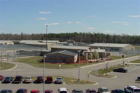 Henrico regional jail east. Henrico County Regional Jail East is a "New Generation" jail located in New Kent County, Virginia. It is part of a regional jail system and serves the counties of Henrico, Charles City, and New Kent. The jail opened in September 1996 and has a capacity of 76 acres. 