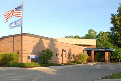 Henry Ford Radiology and Imaging - Lakeside. 14500 Hall Rd Sterling Heights, MI 48313. Maps & Directions. Office Phone: (586) 247-2700. This center offers the following imaging services: Bone Density, Mammography, MRI, Ultrasound, and X-Ray.