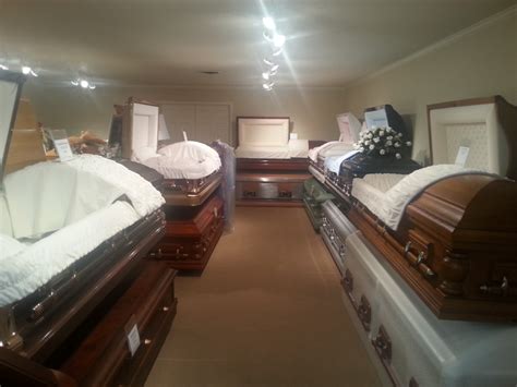 Henson-Novak Funeral Directors | 501 NW 5th St / P