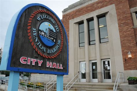Jan 11, 2024 · BENTON HARBOR — Benton Harbor’s pension fund is in much better shape thanks to a $6.1 million grant from the state. Benton Harbor Mayor Marcus Muhammad said the Protecting MI Pension Grant ... .
