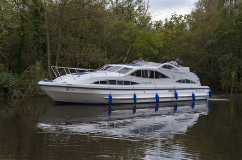 Herbert Woods Cruisers Boat Hire Boating Holidays