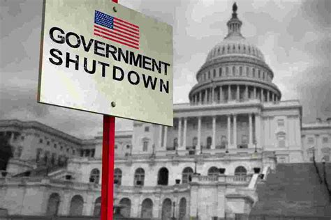 Here's how a government shutdown would affect the military