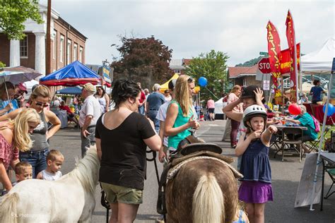 Warsaw Heritage Days in Missouri celebrates the Warsaw community and heritage with 19th century demonstrations and unique arts and crafts. The annual event features a …. 