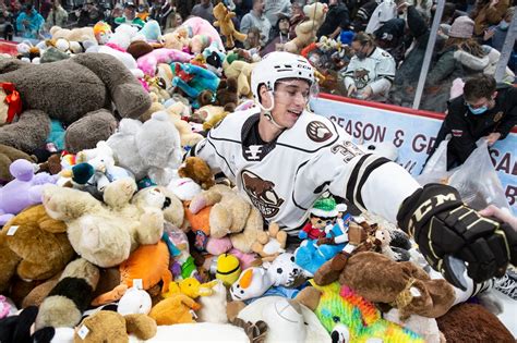 Hershey Bears teddy bear toss breaks record once again