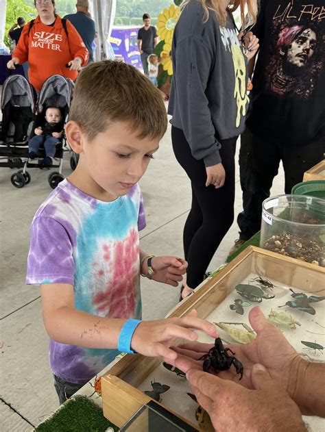 Hershey gardens bug o rama. Sep 6, 2022 · Get up close and personal with creatures from around the world at the Hershey Gardens Bug-O-Rama. Brett and Amy met a few of the snakes, geckos, frogs and insects you’ll see at the day long event. 
