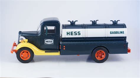Hess gasoline toy truck. Things To Know About Hess gasoline toy truck. 