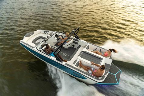 Heyday wt 2 dc. Engine options from 320-409 HP get your Heyday on plane for maximized ride time. Our boats use powerful inboards that are also available in coastal edition for saltwater boaters. Our Wakes. *Price reflects 2023 model year MSRP in U.S. Dollars, applicable in U.S. and Canada only. Does not apply in the Province of Quebec. 