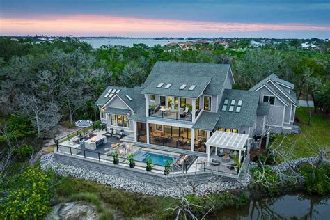 Jan 23, 2024 · Value of the total Anastasia Island HGTV Dream Home package is estimated at just over $2.2 million. HGTV Dream Home 2024: Florida island chosen as site of HGTV's 2024 Dream Home. Grand prize worth ... 