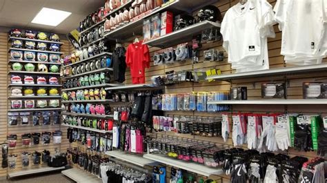 Hibbett sports lebanon mo. Our Lebanon, MO, Hibbett Sports is conveniently located in the Lebanon Marketplace on Evergreen Parkway off S. Jefferson Avenue (Route 5), near I-44 and across from Walmart. Your Lebanon Hibbett Sports stocks a full line of sporting goods for youth leagues, high school and adult teams and pickup ... 