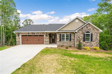 Hickory north carolina real estate. Search MLS Real Estate & Homes for sale in Hickory, NC, updated every 15 minutes. See prices, photos, sale history, & school ratings. 