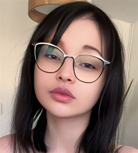 Height: 5 ft 3 in (160 cm) Ethnicity: White Hair Color: Brunette Fake Boobs: No