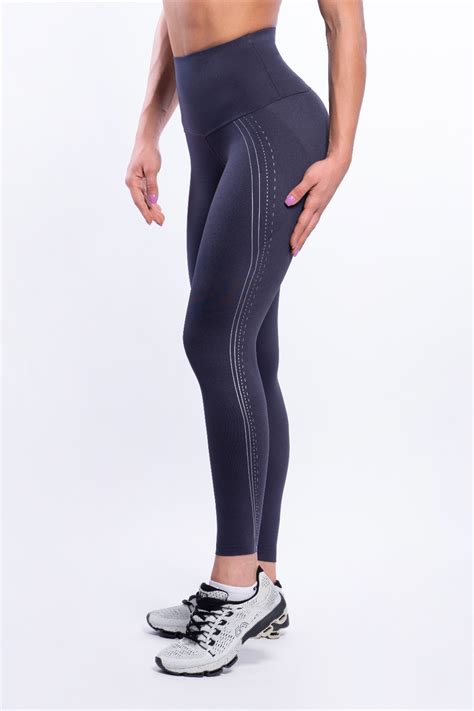 High compression leggings. Pros. Cons. Best of the Best. CW-X. Stabilyx Joint Support Compression Tight. Check Price. Extra Support. An exceptional design with patented Exo-Web technology provides extra support for hips and knees during medium- and high-intensity workouts. Made from 80% Coolmax polyester, these leggings move moisture away from the body to keep you cool ... 