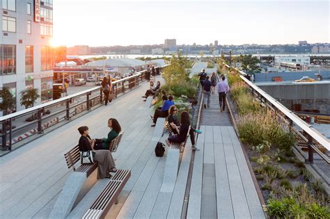 High line walk. Saturdays, 10 – 11:30am. September – October. Tuesdays, 5 – 6:30pm. Wednesdays, 10 – 11:30am. Saturdays, 10 – 11:30am. The starting point for all tours is on the park at the Gansevoort Street entrance. Tours end at 30th Street. The tour is limited to 20 people. There are no reservations, and spots are awarded on a first-come, first ... 