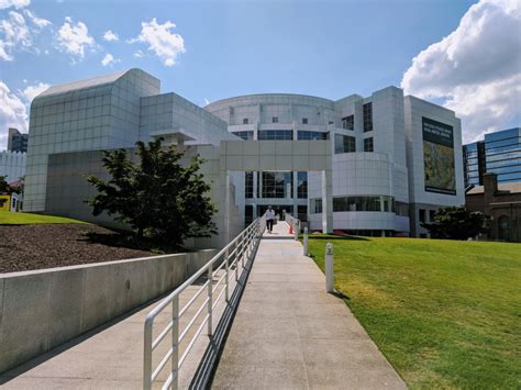 High museum of art atlanta. The High Museum of Art is one of the premier art institutions in the Southeast, but the buildings containing the collections are works of art in their own right. Set back atop a … 