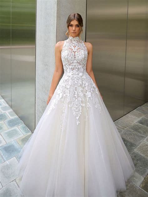 High neck bridal gowns. What kind of high necklines are on wedding dresses? There’s surprisingly a wide variety of high necklines that could be featured on wedding dresses. The classic high neckline is the halter, … 
