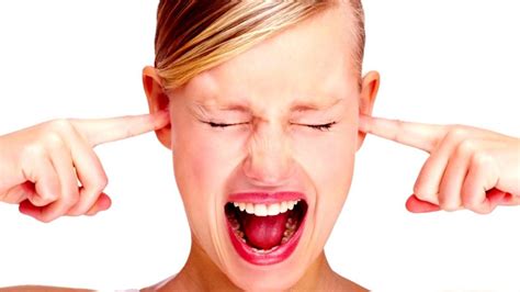 High pitched left ear. Alterations in a person’s hearing are the most prevalent cause. These changes may be due to: Aging. Noise trauma. Ear bone changes. Earwax build up. A few other possible causes include: An issue with the carotid artery or jugular vein. Tumor in the neck or head. 