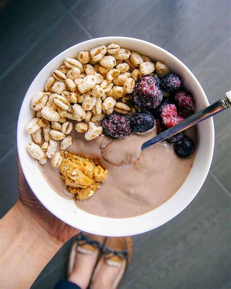 High protein vegan yogurt. Oct 5, 2020 ... Why doesn't almond milk work in the soy milk yogurt recipe? Almond milk doesn't naturally contain the amount of protein needed to feed the ... 