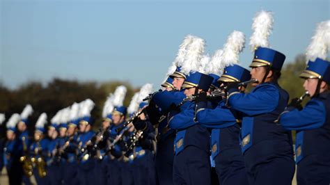 High school bands strut their stuff - Lancaster Eagle …