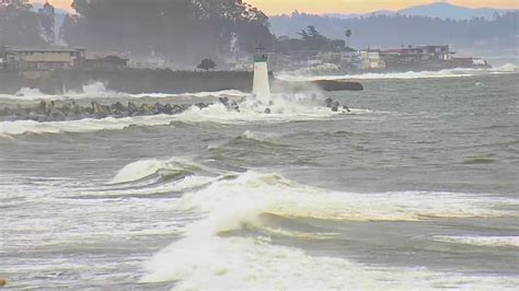 High surf updates: Santa Cruz evacuation warnings extended