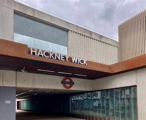 Highbury to Hackney Wick Station - 3 ways to travel via