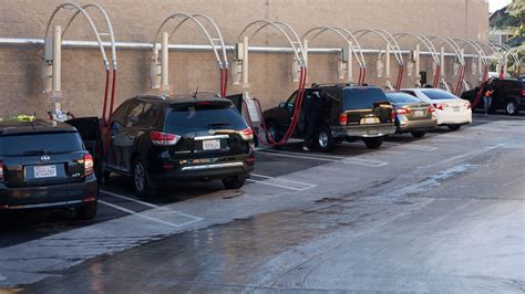 Highland park car wash. We’ve been providing Car Wash services in Des Moines, IA since 2003. We have Touchless & Soft Touch Automatic Bays, 3 Self Serve Bays, 6 Vacuum Islands that also include Shampoo and Fragrance options. Park Avenue Car Wash is environmentally friendly. Did you know the average car wash done at home uses more than 100 gallons of water? 